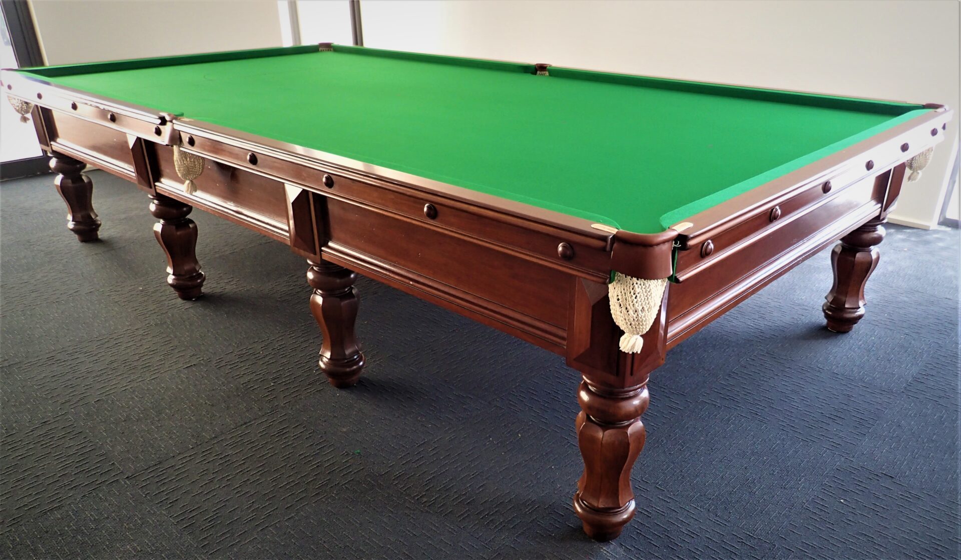 Full size snooker table hot sale lights